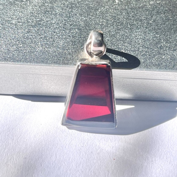 Red Amber Pendant - Picture 2 of 3